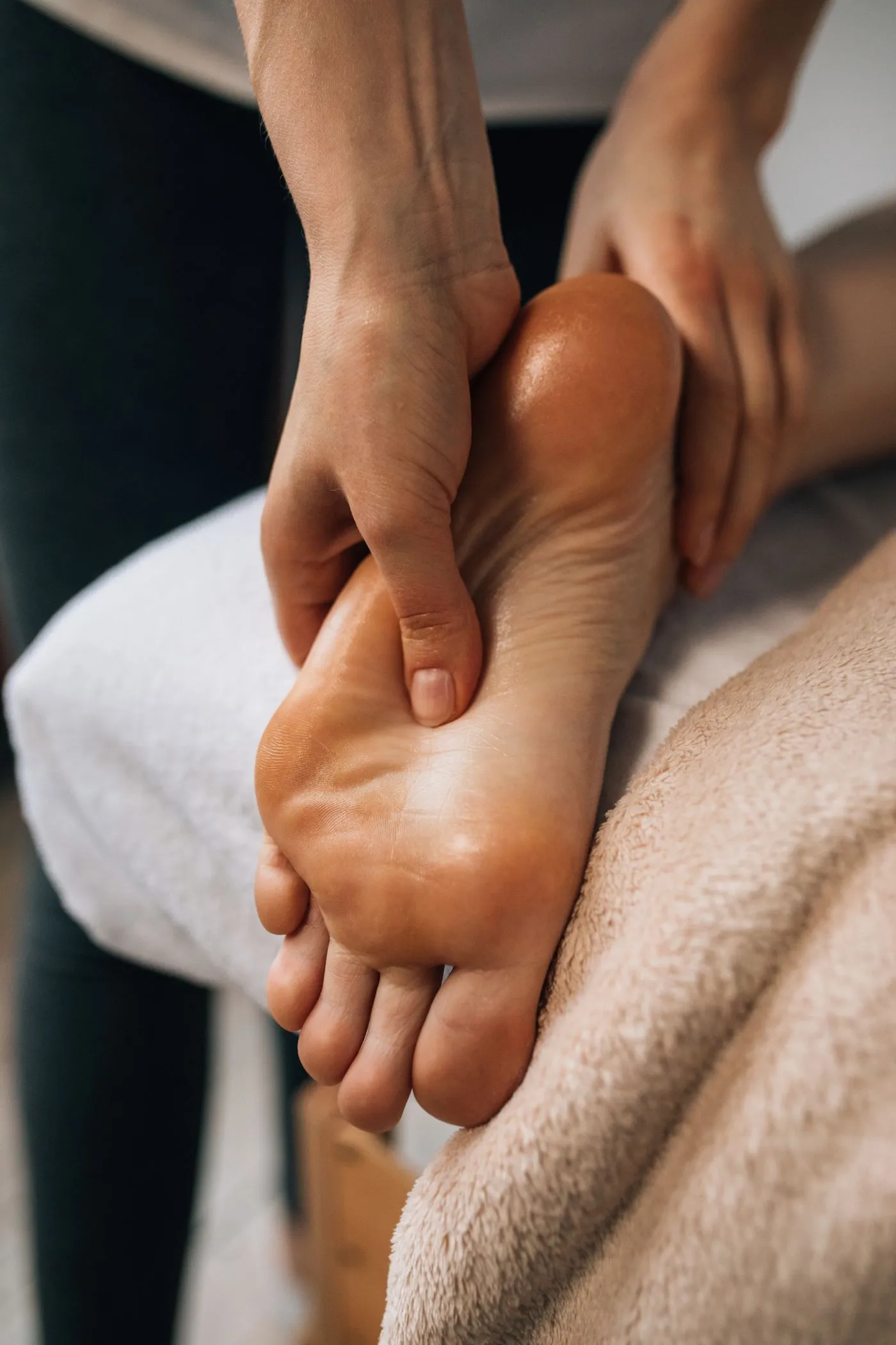 Refleksoloji Masajı — Olia Spa