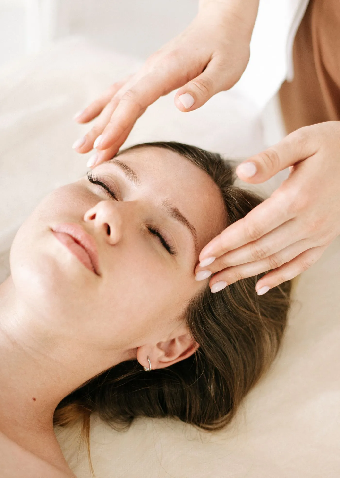 Yüz Masajı — Olia Spa